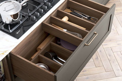 Combi utensil drawers