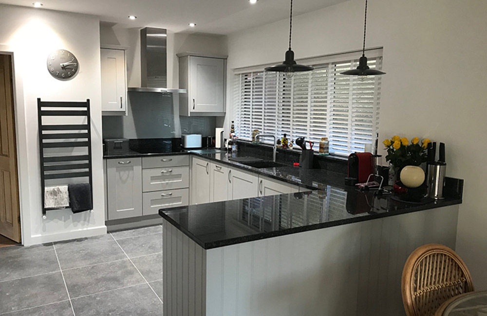 Maine Grained Light Grey With Steel Grey Quartz Worktops Real