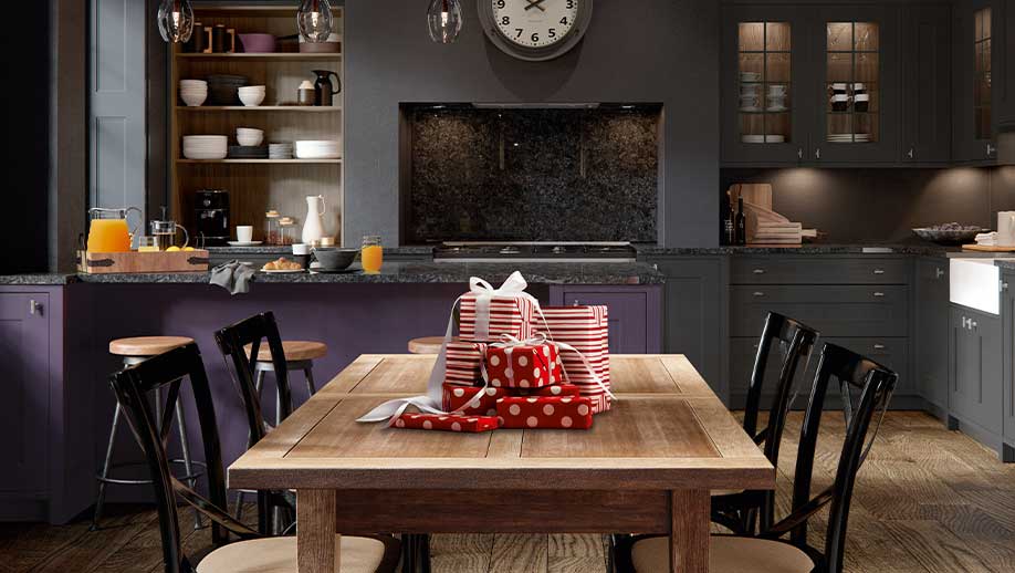 Two tone classic kitchen with dark kitchen and purple kitchen doors