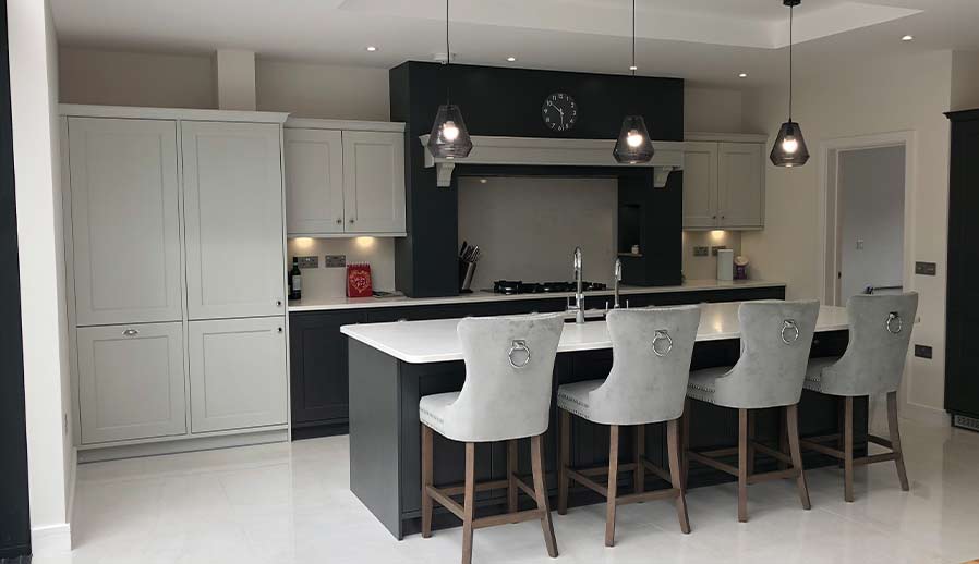 Classic shaker kitchen in Cardiff by Sigma 3 Kitchens