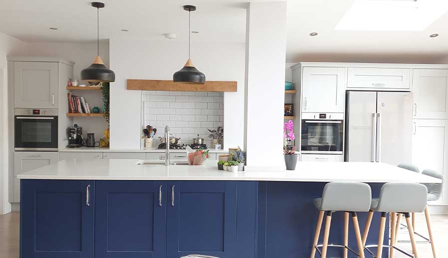 Contemporary shaker kitchen in Cardiff