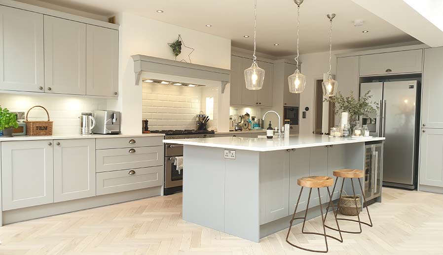 Beautiful shaker kitchen in London by Sigma 3 Kitchens