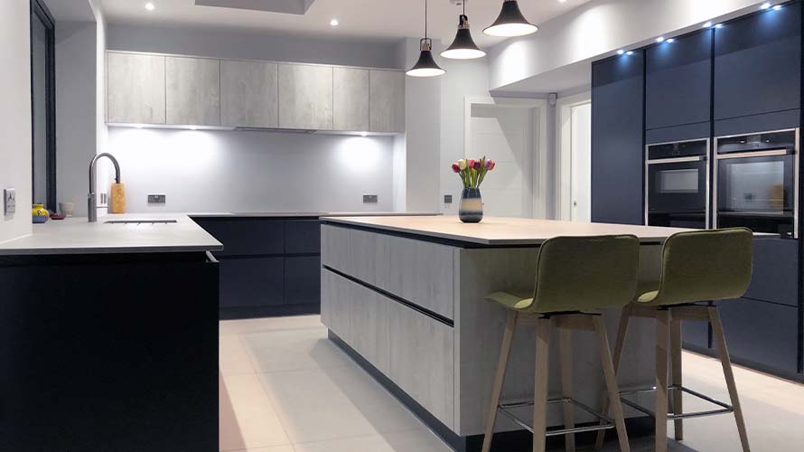 Handleless kitchen with kitchen island in Cardiff