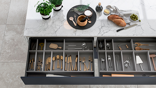 U shaped kitchen storage