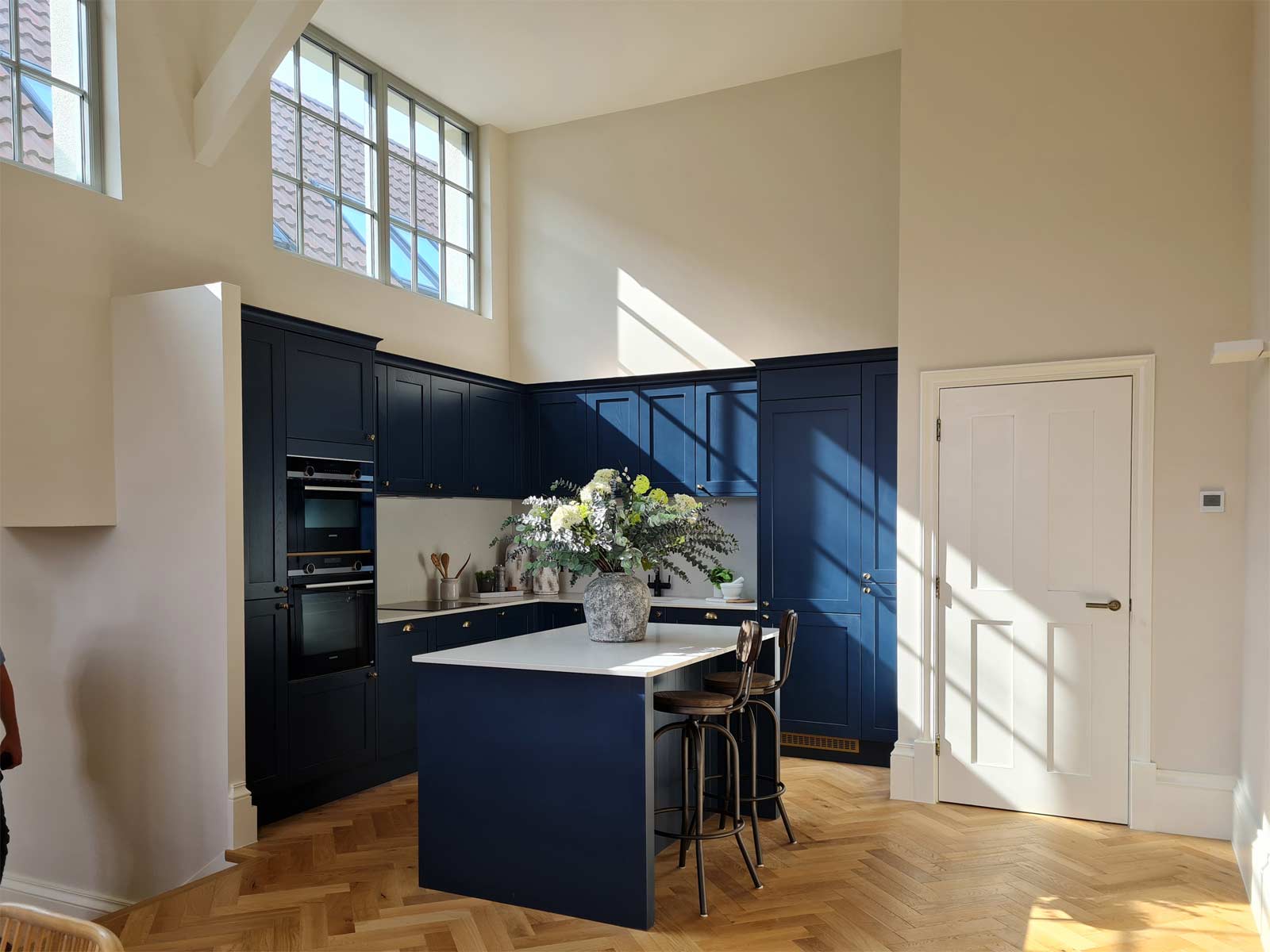 The perfect kitchen with a vaulted ceiling