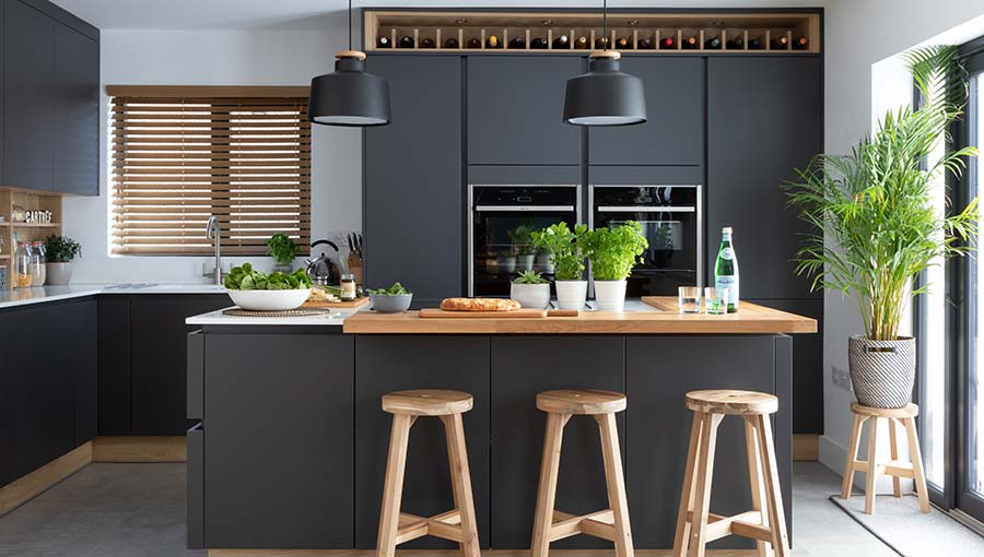 A modern dark kitchen in Cardiff