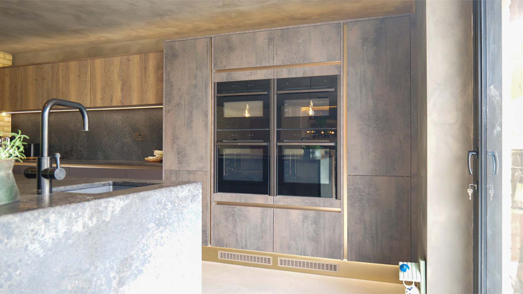 Integrated kitchen ovens and microwaves on Grand Designs