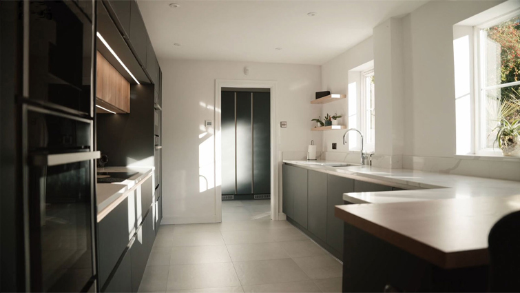 A great handless kitchen alternative to a high kitchen extension cost per m2