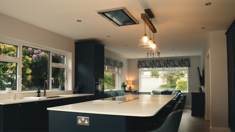 A mum’s kitchen in in a blue Shaker kitchen style