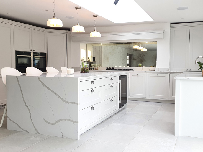 A traditional grey kitchen with a minimalist design