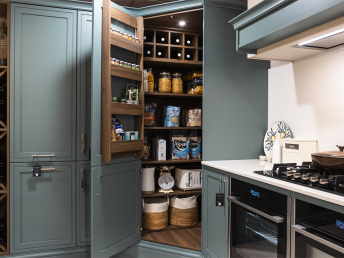 A seasoning rack fitted inside a Lansbury corner pantry door