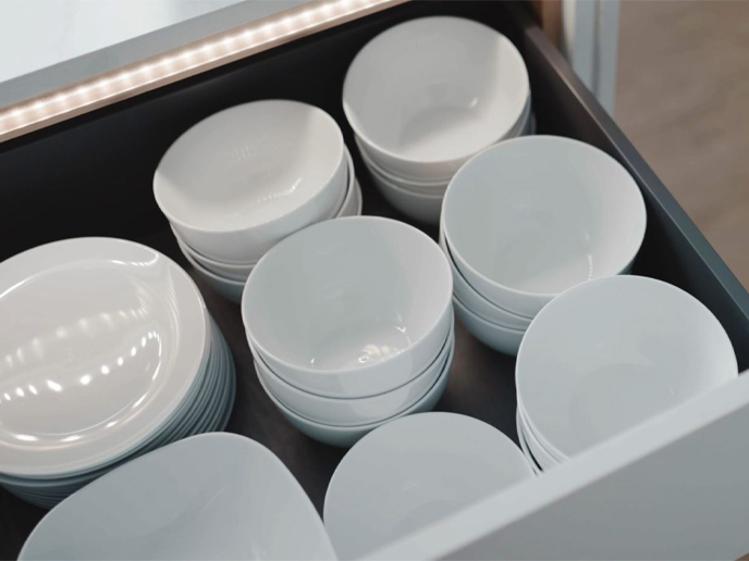 Kitchen unit drawers with space saving solutions