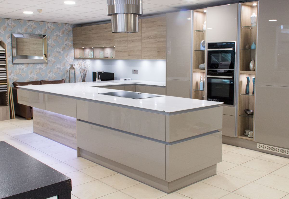 Lumina H Line Stone with Bardolino Oak Kitchen Display