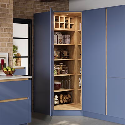 Corner pantry in Portland Oak