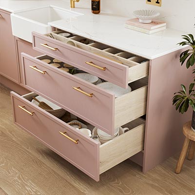Cutlery and pan drawers in Blonde Oak